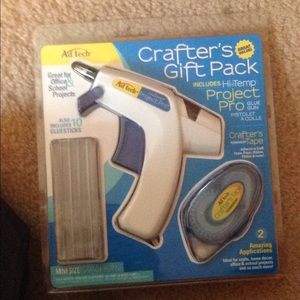 Brand new hot glue gun .